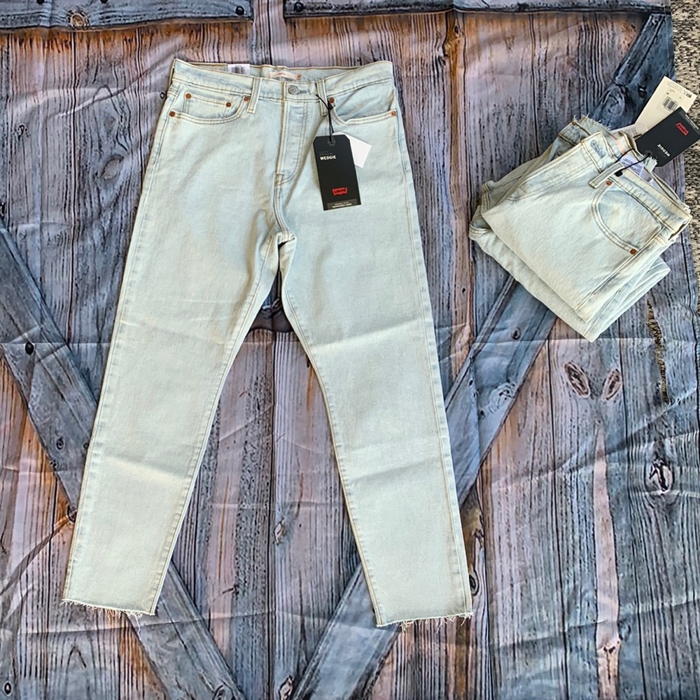NWT Levi’s Wedgie Jeans